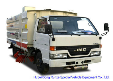 China JMC Truck Mounted Road Sweeping Machine With 4 Brushes 5.5 Cbm Trash 1,5 Cbm Water supplier