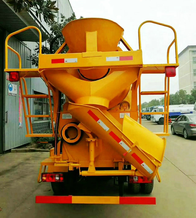 T. King Chassis Concrete Mixer Truck 2 CBM , Ready Mix Cement Trucks