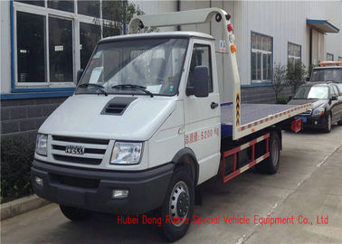 China IVECO Diesel Engine Wrecker Tow Truck , Flatbed Breakdown Recovery Truck supplier