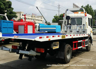 China Tilt Tray Flatbed Wrecker Tow Truck , Road Vehicle Recovery Truck 2700Kg Lifting supplier