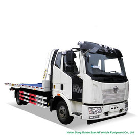 China FAW Flatbed Wrecker Tow Truck 6  Wheeler For Car Carrier / Road Rescue supplier