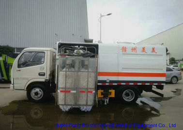 China Truck Mounted Road Guardrail Sweeper For Road Fence  Cleaning With Brushes  1000L Water supplier