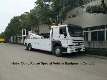 HOWO 50 Ton Heavy Duty Rotator Wreckers Tow Truck With 360 Degree Rotation supplier